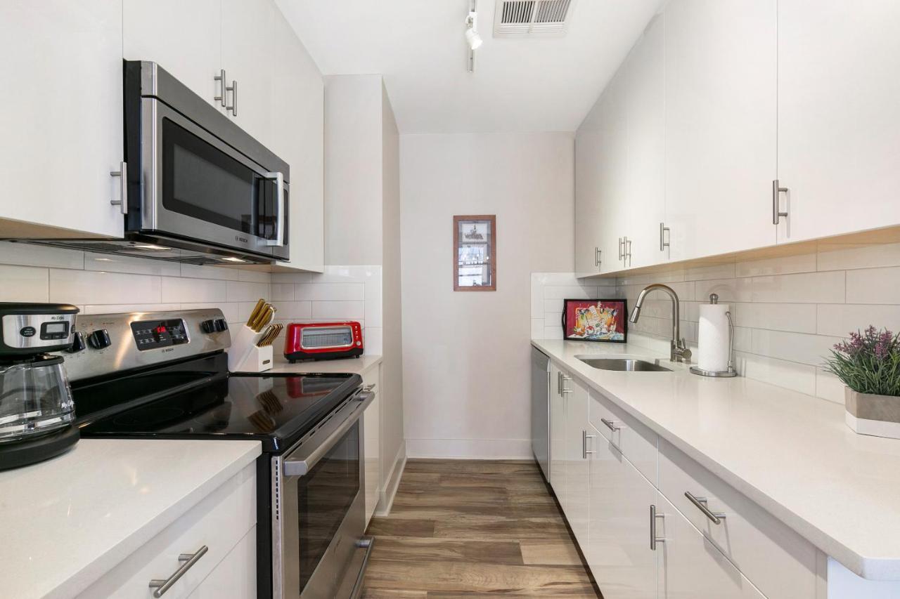 Amazing 3-bedroom Luxury Just Steps To The French Quarter Apartment New Orleans