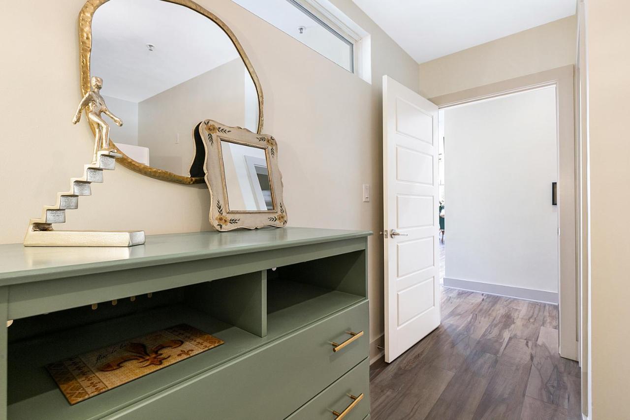 Amazing 3-bedroom Luxury Just Steps To The French Quarter