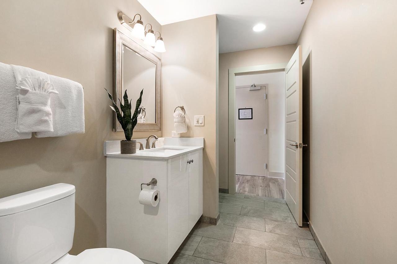 Amazing 3-bedroom Luxury Just Steps To The French Quarter Apartment *
