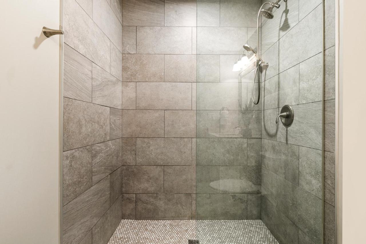 Amazing 3-bedroom Luxury Just Steps To The French Quarter Apartment *
