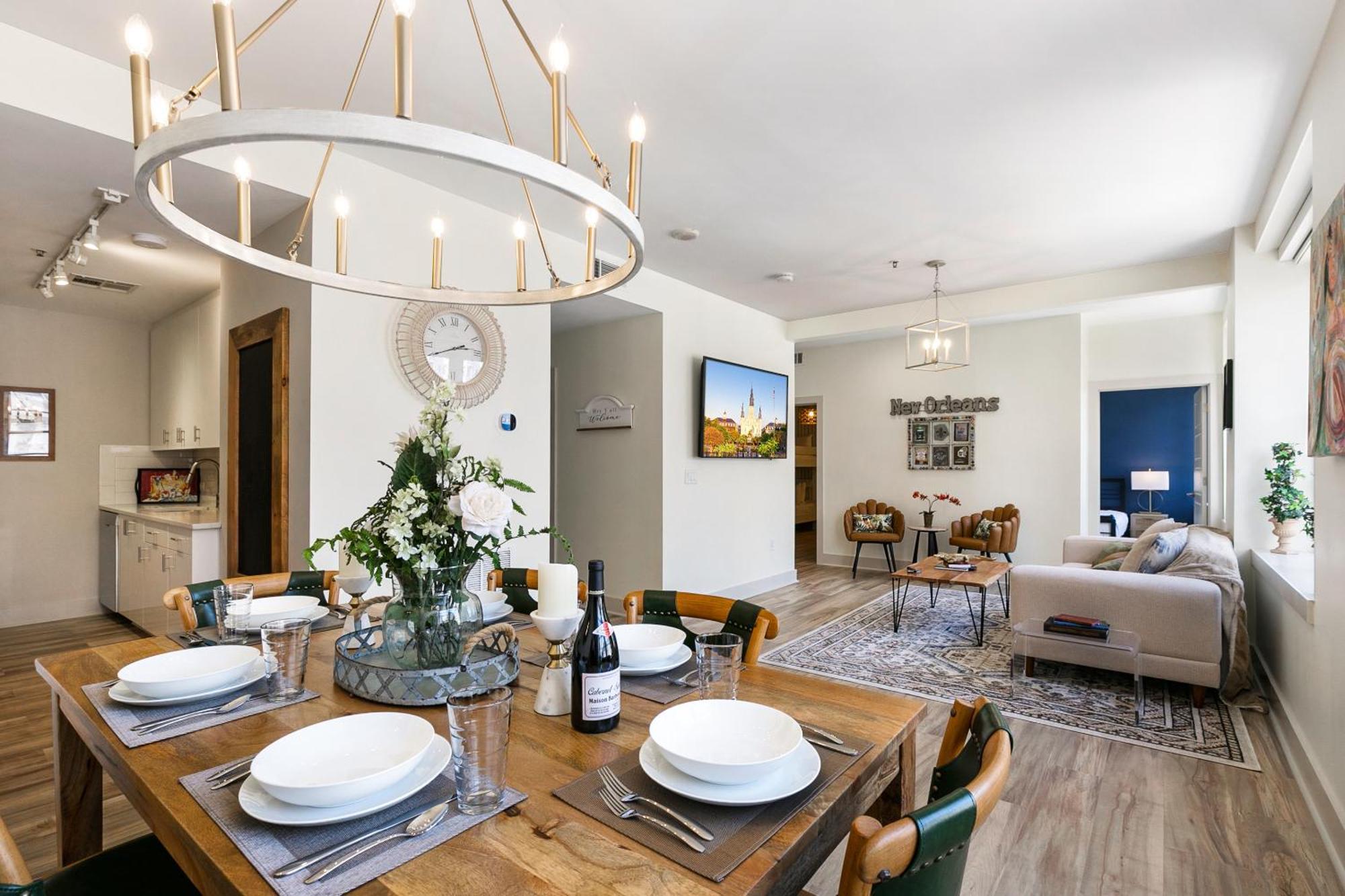 Apartment Amazing 3-bedroom Luxury Just Steps To The French Quarter